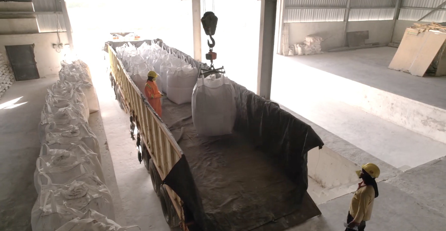 Truck loading at the quartz and feldspar plant