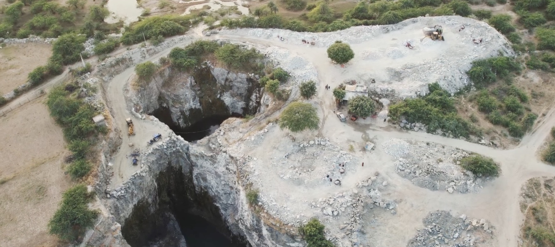 Quartz quarry material before plant sorting